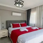 Detached With Private Pool In Inlice 别墅