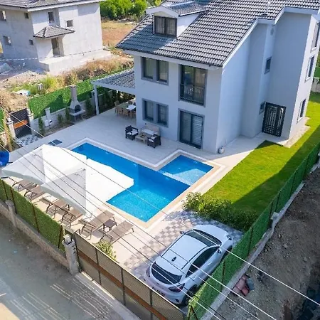 别墅 Detached With Private Pool In Inlice 费特希耶