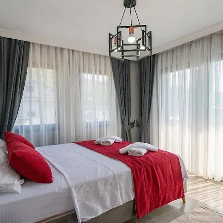 Detached With Private Pool In Inlice Fethiye
