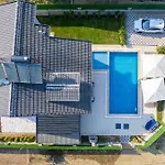 Villa Detached With Private Pool In Inlice *
