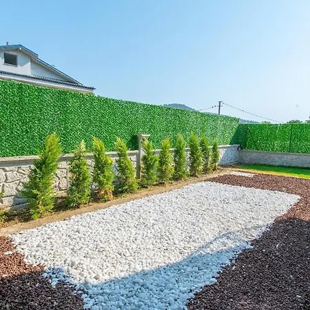 Detached With Private Pool In Inlice