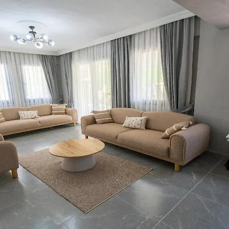 Detached With Private Pool In Inlice